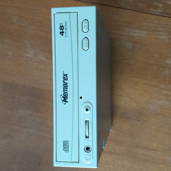 Memorex 48x CD ROM Internal Drive for PC - Picture 2 of 7